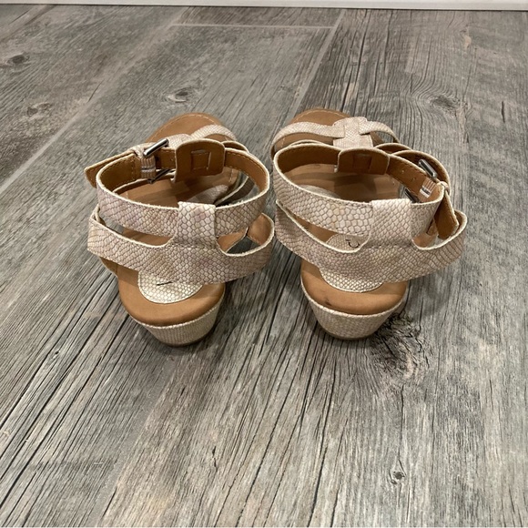 Born Concepts sandals size 8M - Picture 4 of 12